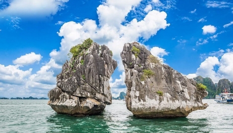  HA NOI–TRANG AN-HALONG BAY–HUE- HOI AN–HO CHI MINH–MEKONG  10Days/9Nights